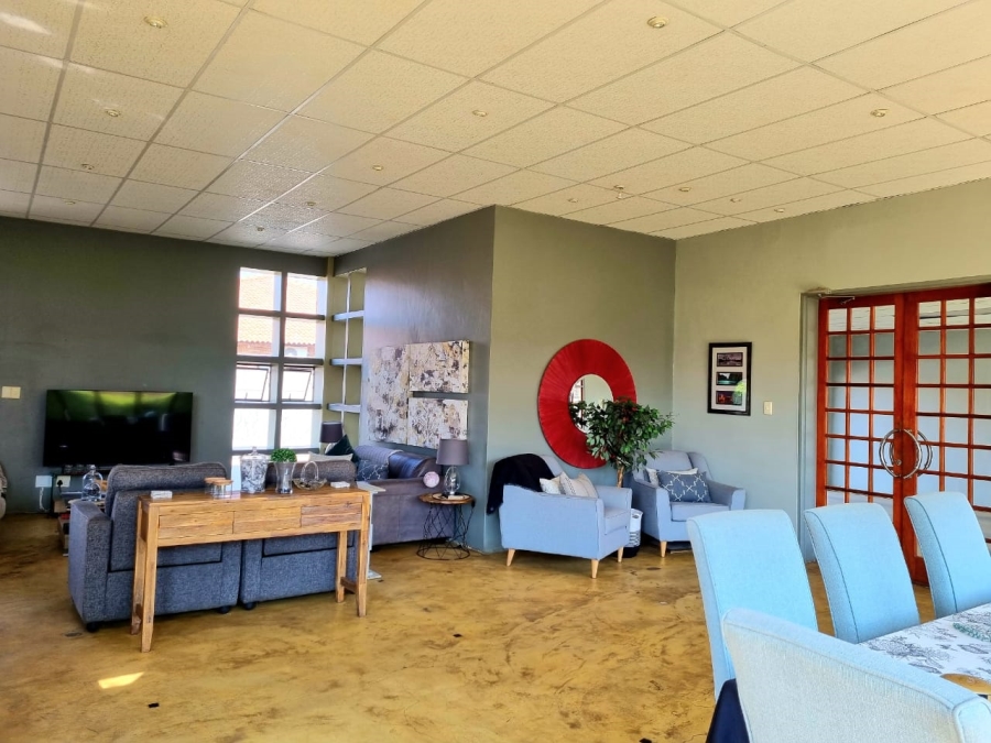 4 Bedroom Property for Sale in Roylglen Gardens Northern Cape